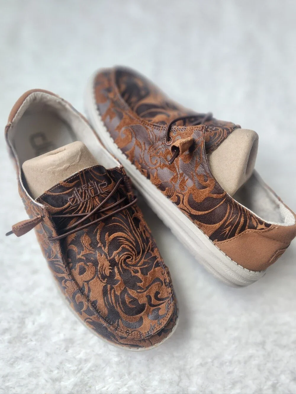 Hey Dude Womens Ranch Saddle Wendy Shoes - Picture 1 of 13